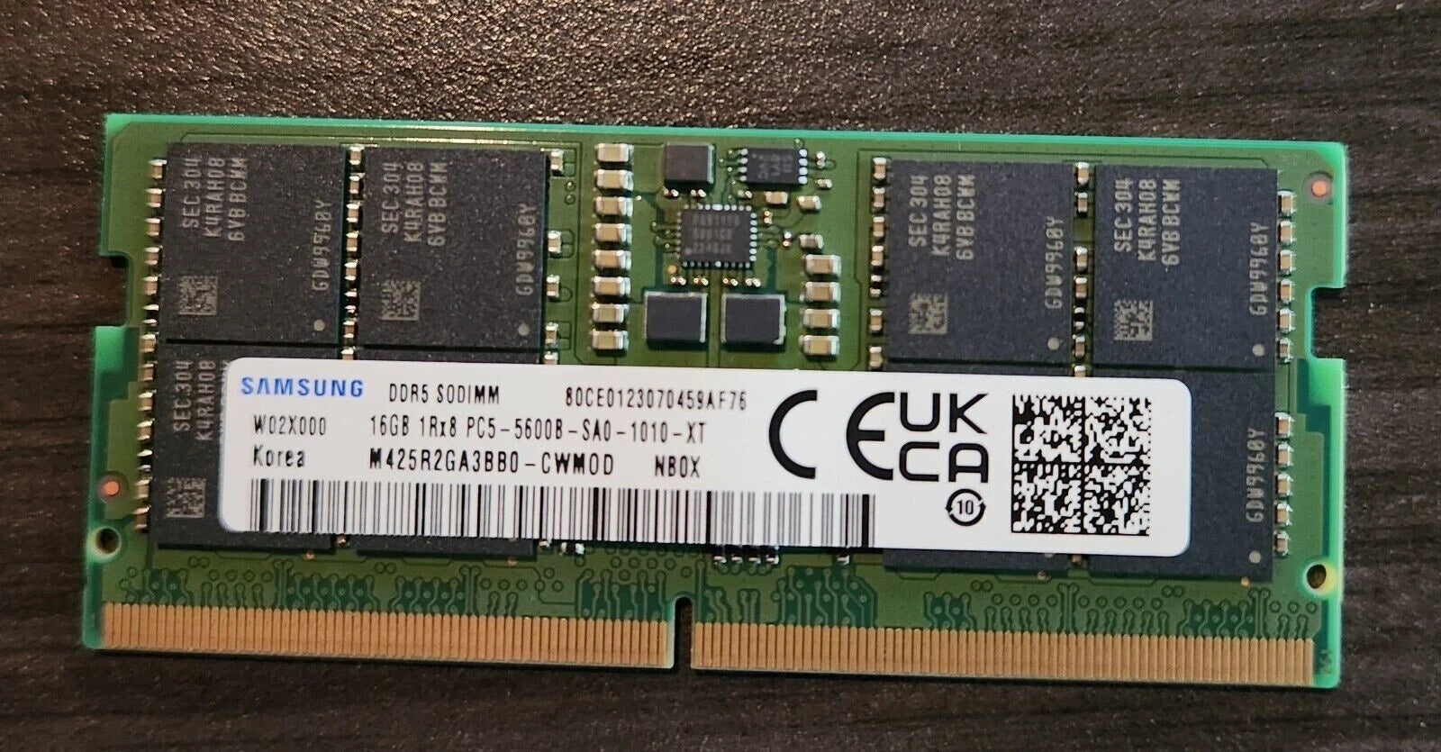 Samsung DDR5 4800MHz Laptop RAM packaging and module
