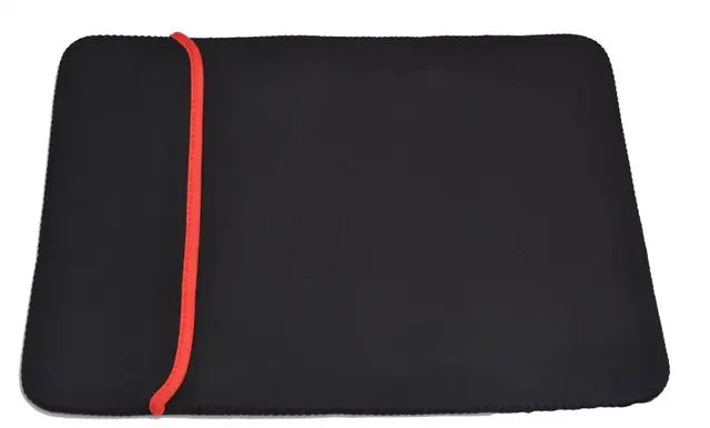 Padded 15.6-inch laptop sleeve with zipper for commuting
